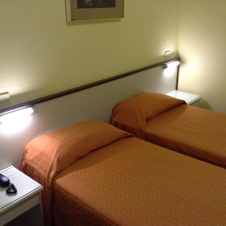 Hotel Arco Del Sole Lavagna Room photo